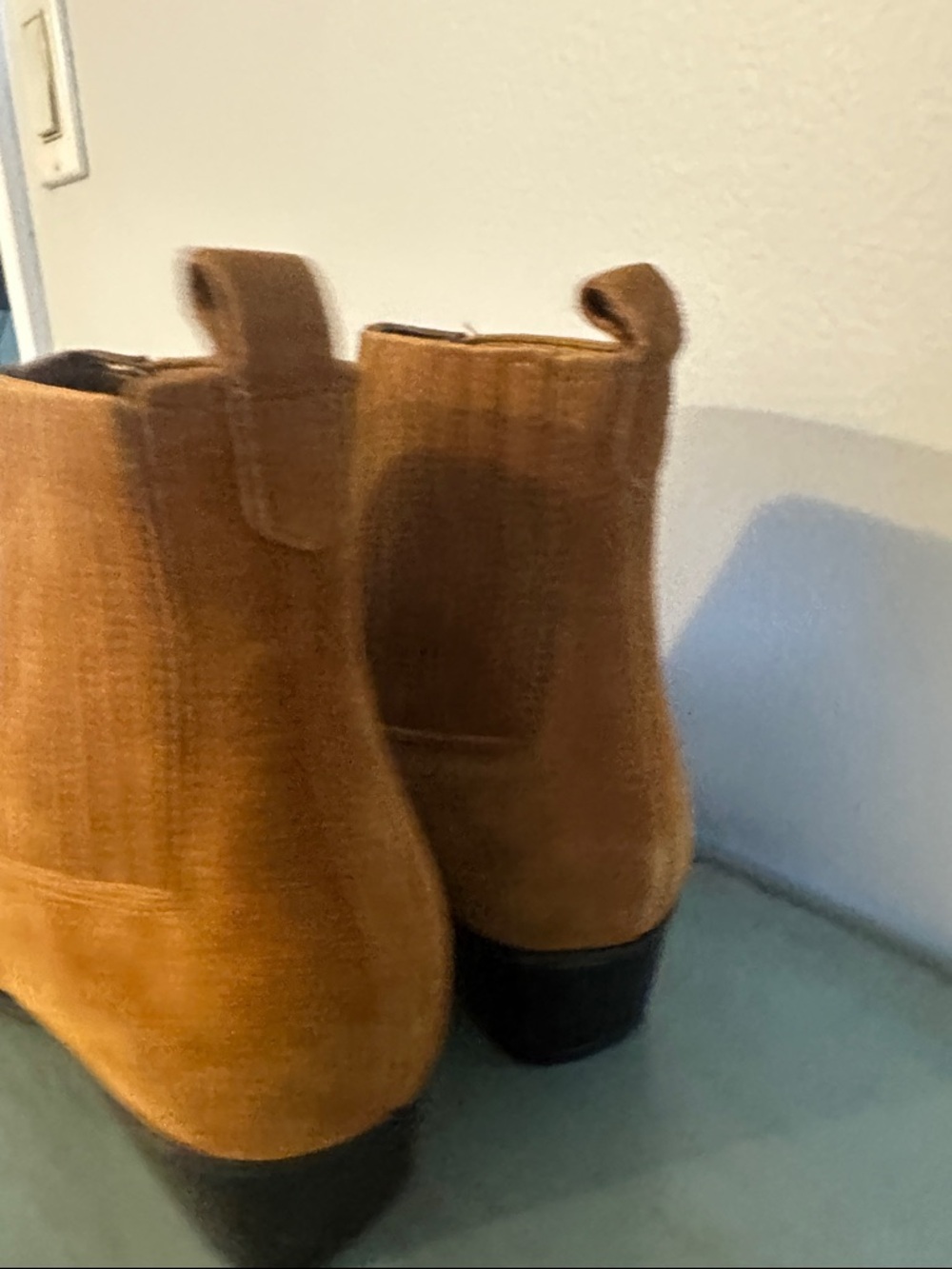NEW Marc Fisher Tan Suede Pointed Ankle Booties - Picture 6 of 7